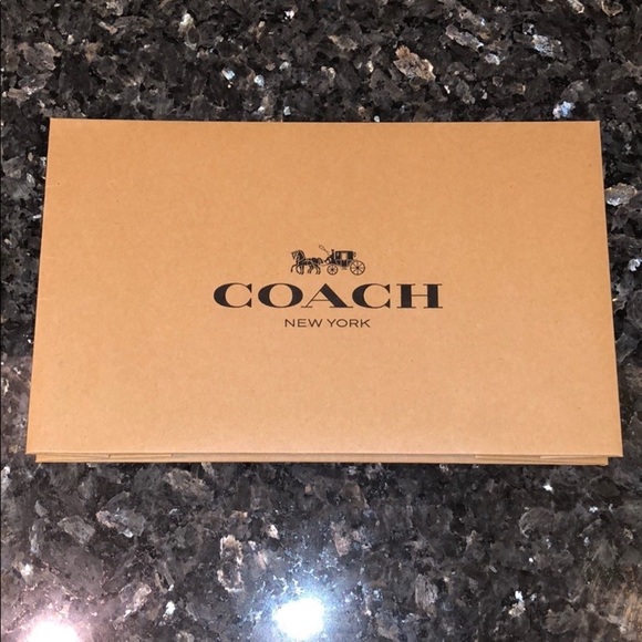 New Coach Medium Sized Gift Box - Picture 3 of 10